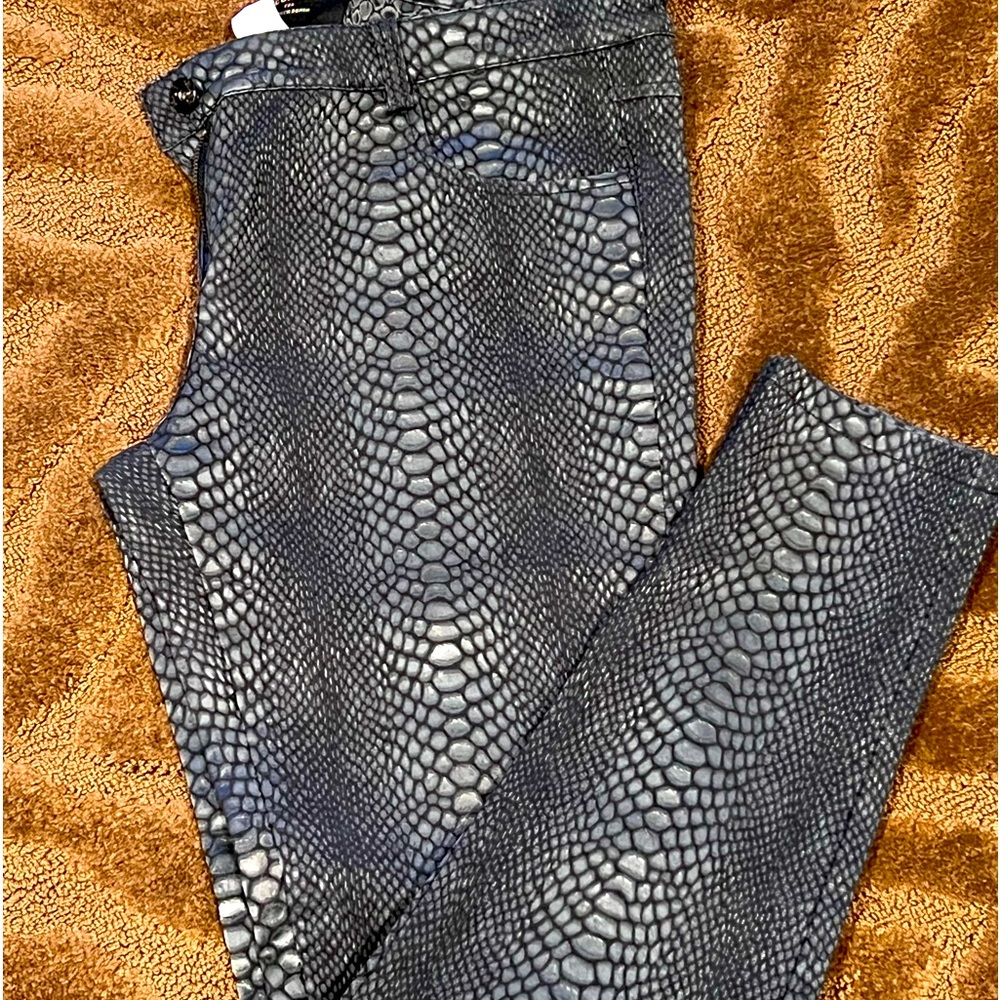 Slimming snake print pants